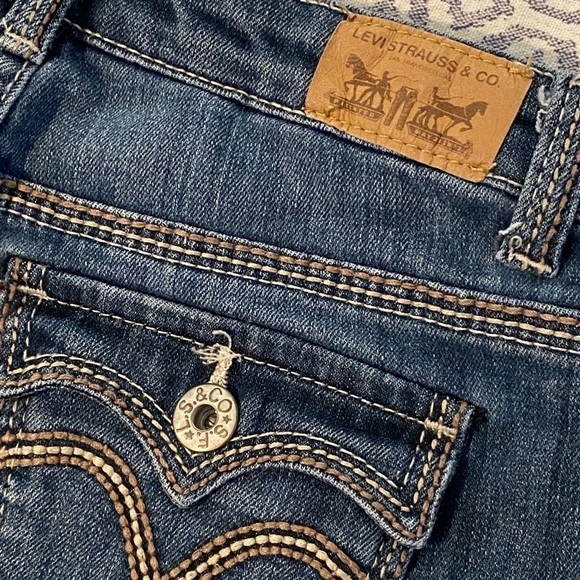 Levi’s Girls Shorty Shorts Denim Cuff Shorts - Picture 6 of 8